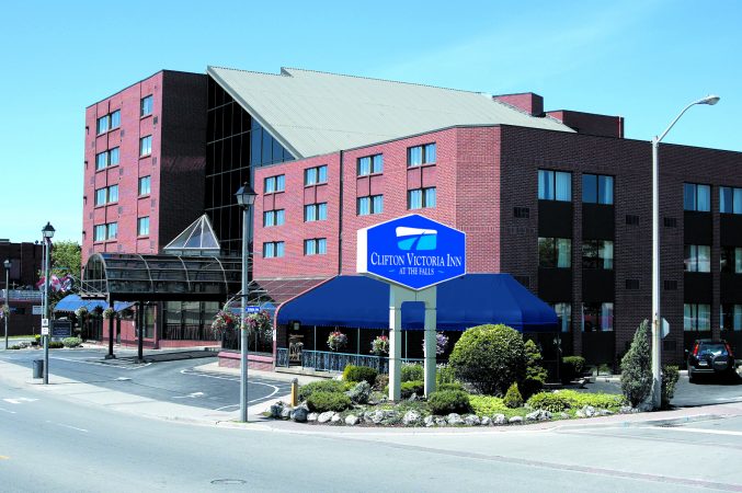 Clifton Victoria Inn at the Falls, Niagara Falls Hotel